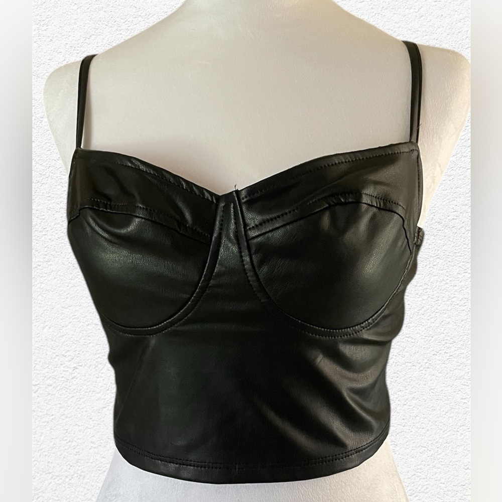 Iris Junior's Crop Top Sleeveless Sweetheart Neck Faux Leather Small
